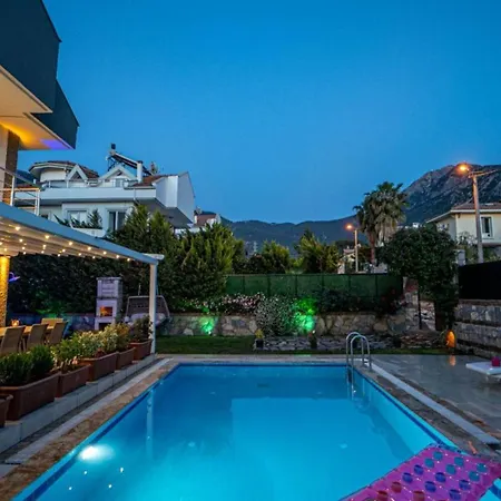 Oludeniz 3 Bedroom - 8904 Vila Fethiye